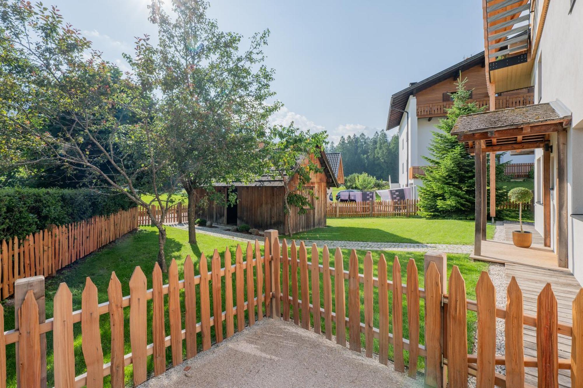 Eco Chalet Olival Braies  Bagian luar foto